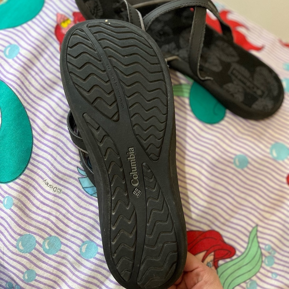 Columbia Women's Comfort Flip Flops - Black Tropical Pattern - Size 11 - Picture 4 of 6